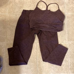 Ptula walnut bare set. Leggings are medium 23 inseam, bra is large.